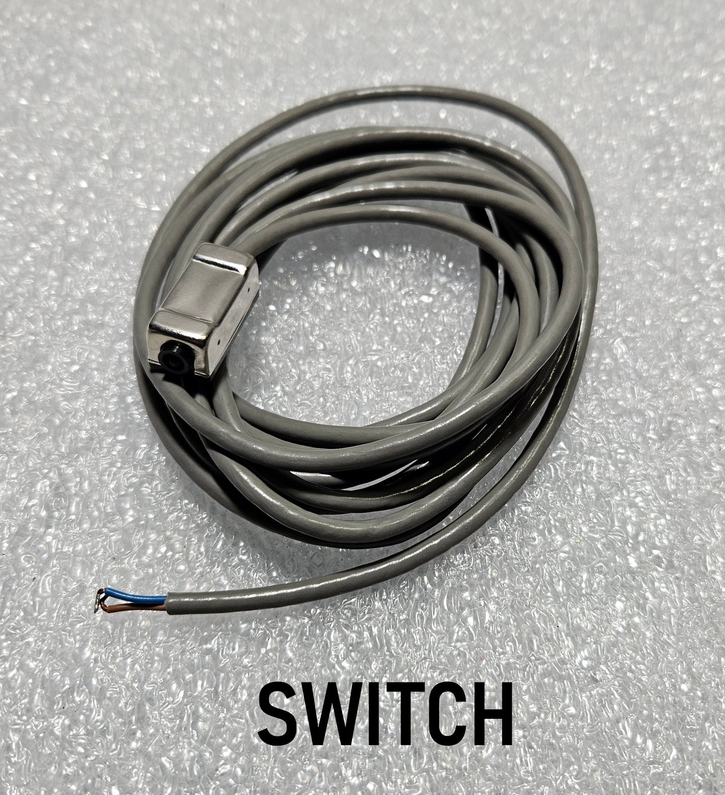 PVC+COPPER SPST AIR CYLINDER READ SWITCH 220V