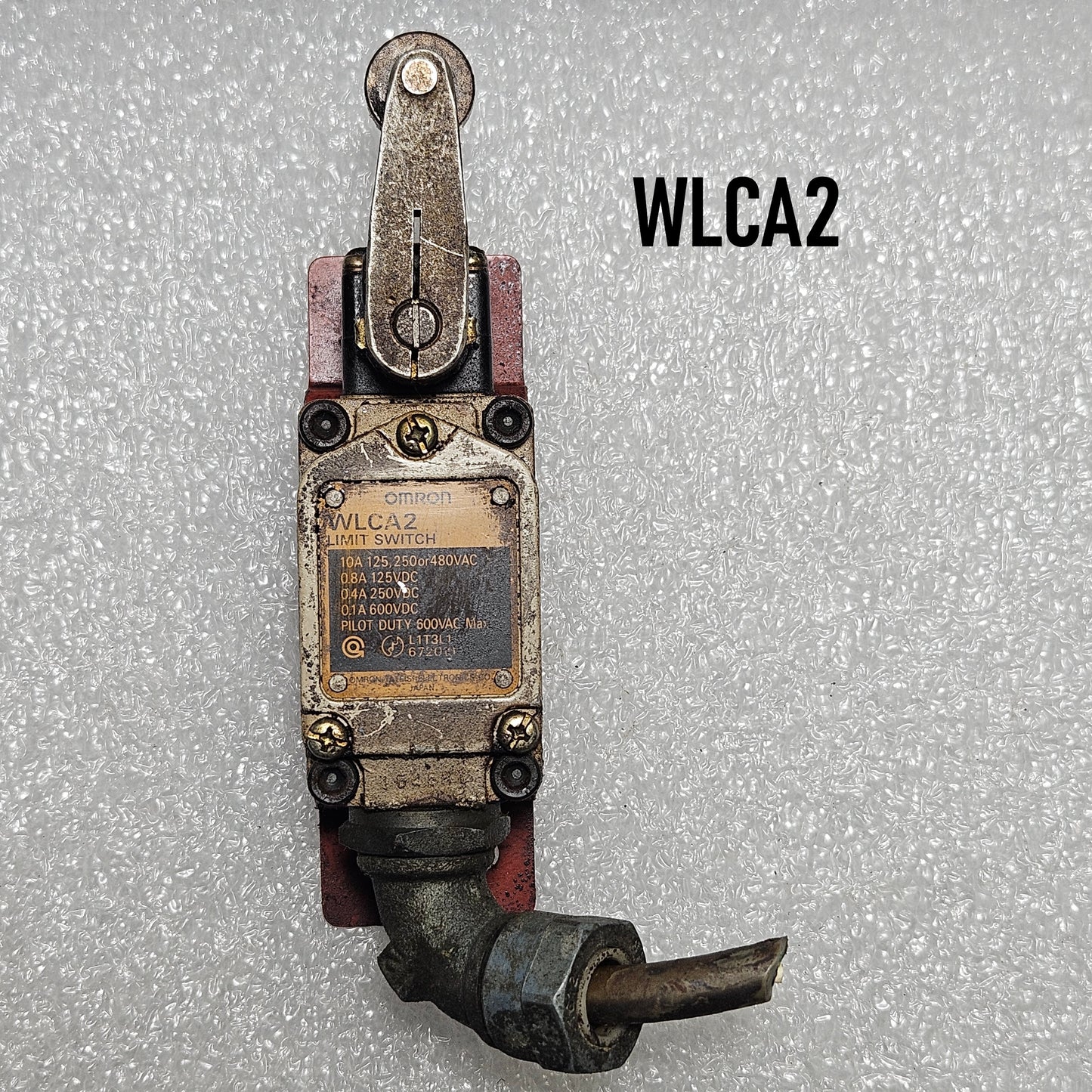 OMRON LIMIT SWITCH 10A 125,250, OR 480 VAC 0.8 125VDC