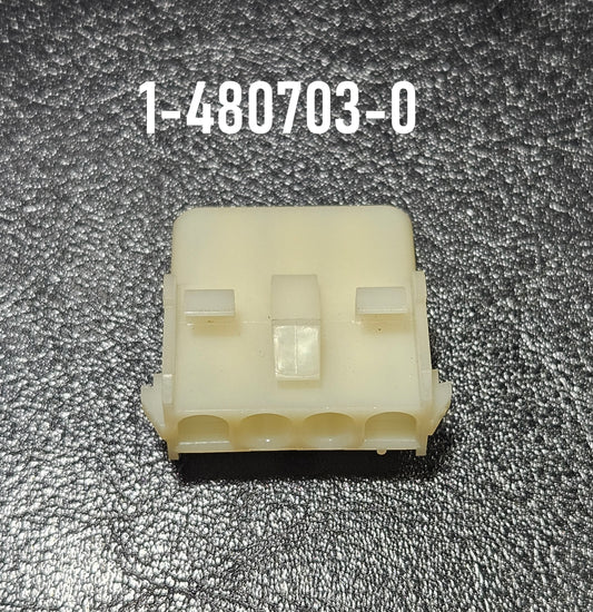 WHITE CONNECTOR FEMALE 4 PIN